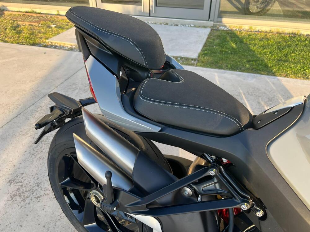 MV Agusta Brutale 1000 RS (2022 - 25) (3)