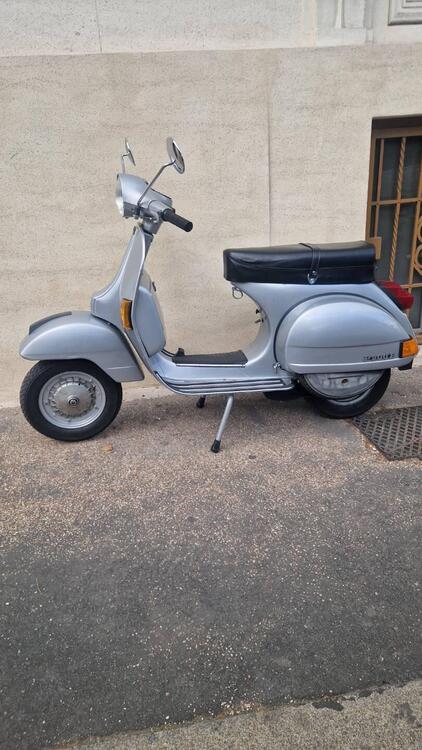 Piaggio Vespa P200E