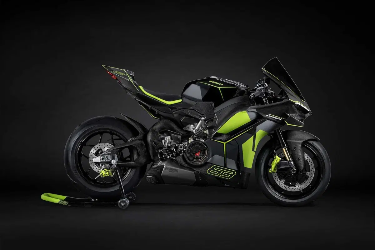 Ducati e Lamborghini: tra design e performance (6)