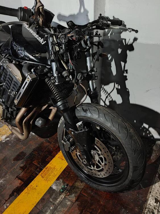 Kawasaki z750 2005 incidentata (4)