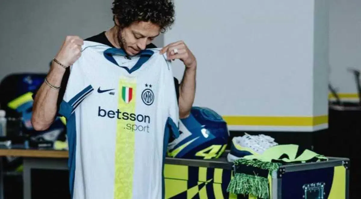 L'Inter celebra Valentino Rossi: ecco la maglietta speciale che verrà indossata nella partita contro il Cagliari [VIDEO E GALLERY] (2)