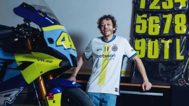 L'Inter celebra Valentino Rossi: ecco la maglietta speciale che verr&agrave; indossata nella partita contro il Cagliari [VIDEO E GALLERY]