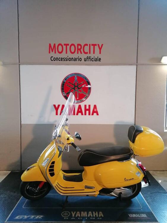 Vespa GTS 300 Super Hpe (2021 - 22) (4)