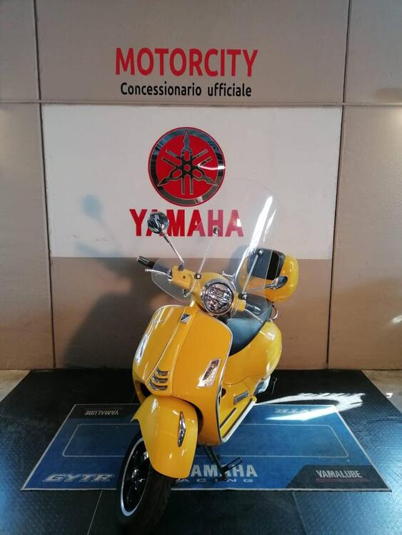 Vespa GTS 300 Super Hpe (2021 - 22) (3)