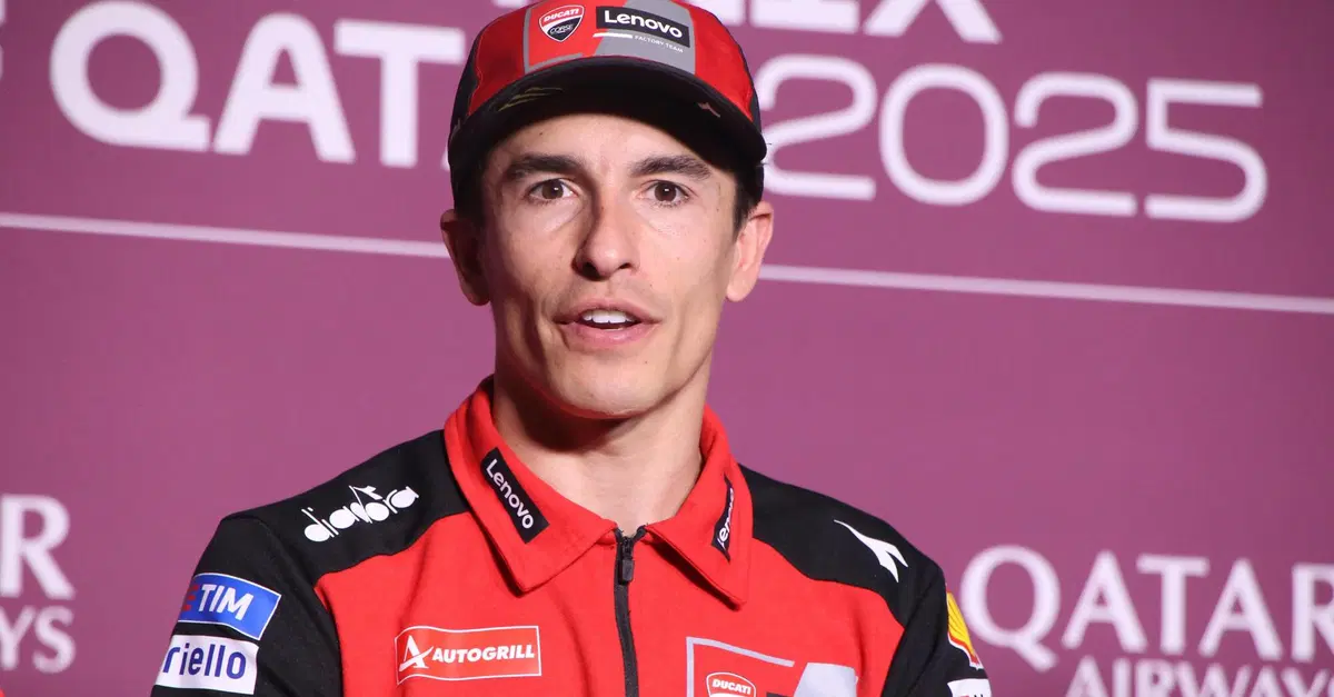 MotoGP 2025. GP del Qatar. Marc Marquez: "Qui Pecco Bagnaia e Alex sono migliori di me". Metterai l'1 sul cupolino se torni campione?