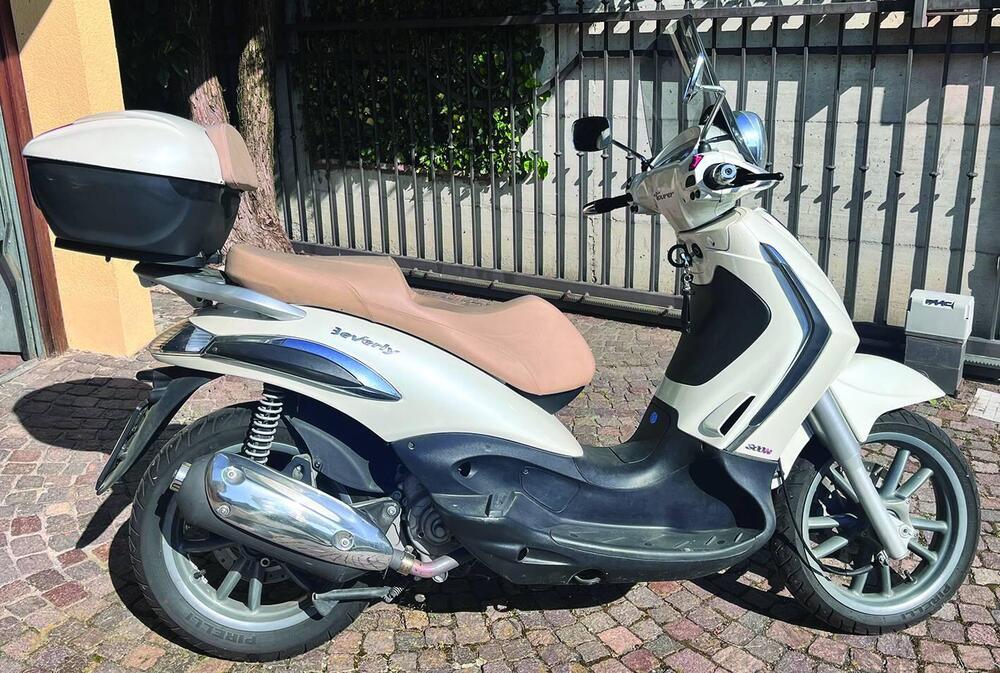 Piaggio Beverly 350 SportTouring ie (2011 - 15)