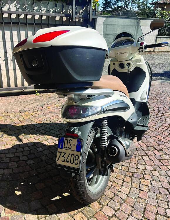 Piaggio Beverly 350 SportTouring ie (2011 - 15) (2)
