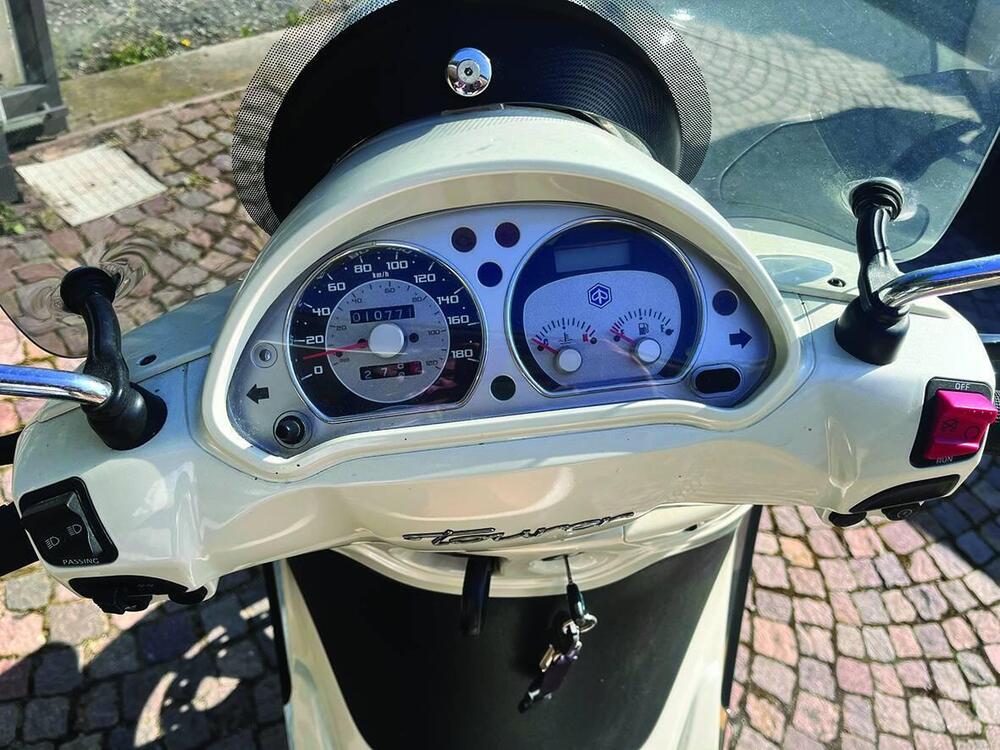 Piaggio Beverly 350 SportTouring ie (2011 - 15) (4)
