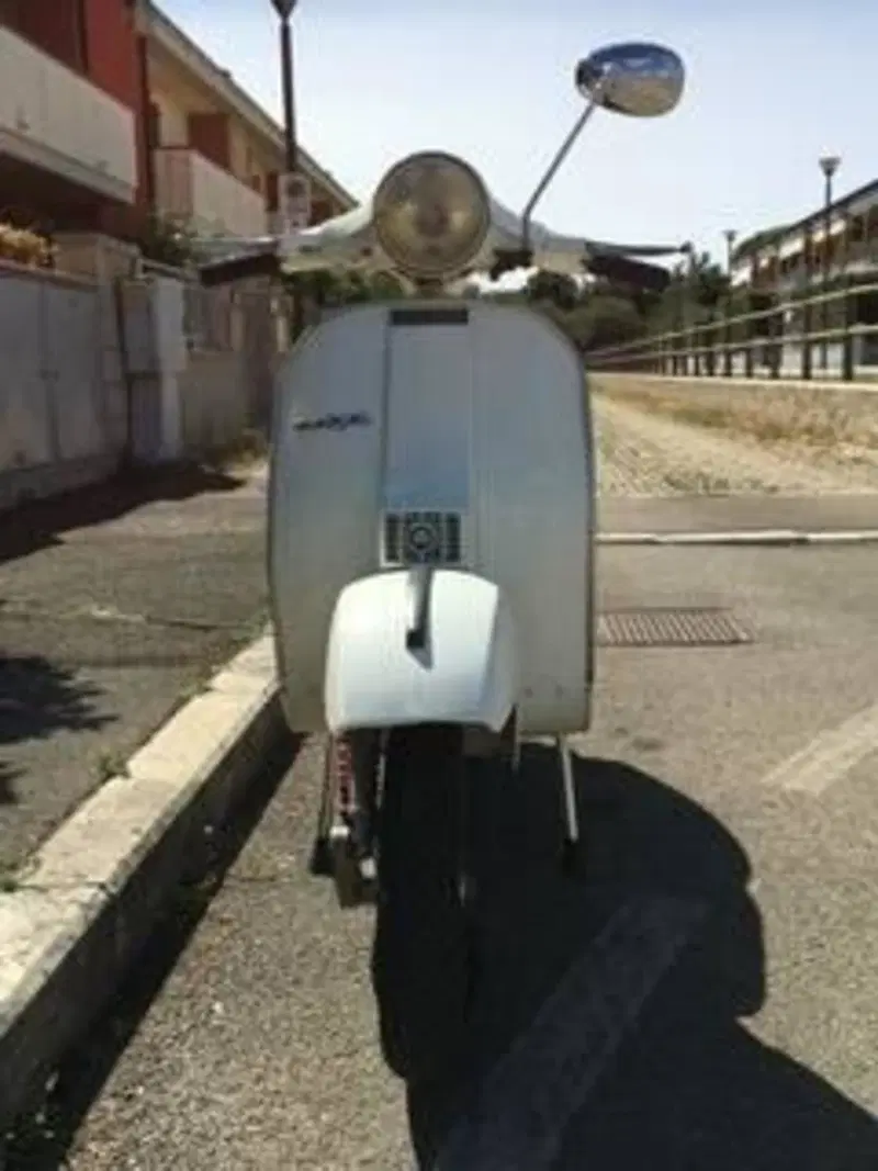 Piaggio VESPA P125X (2)