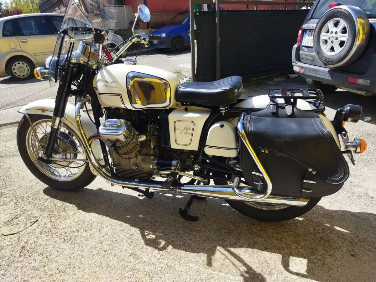 Moto Guzzi V7 (8)