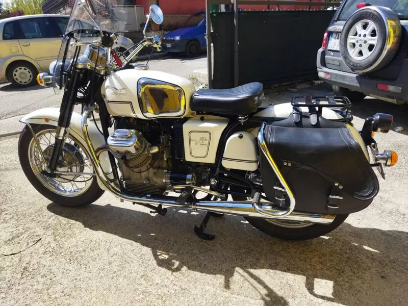 Moto Guzzi V7 (8)