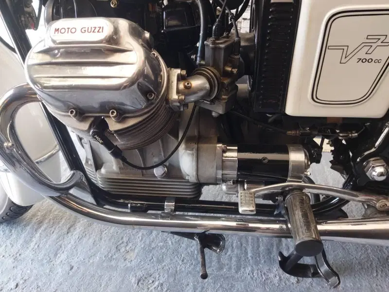 Moto Guzzi V7 (12)