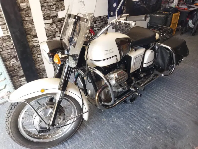 Moto Guzzi V7 (13)