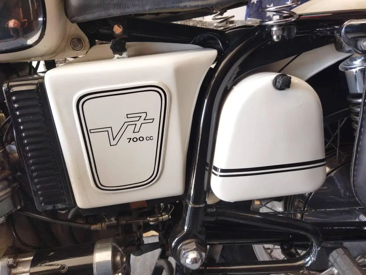 Moto Guzzi V7 (14)