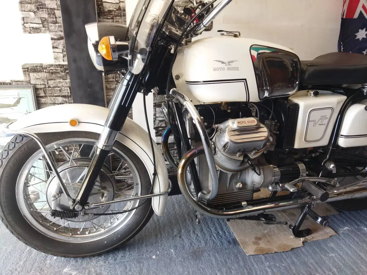 Moto Guzzi V7 (17)