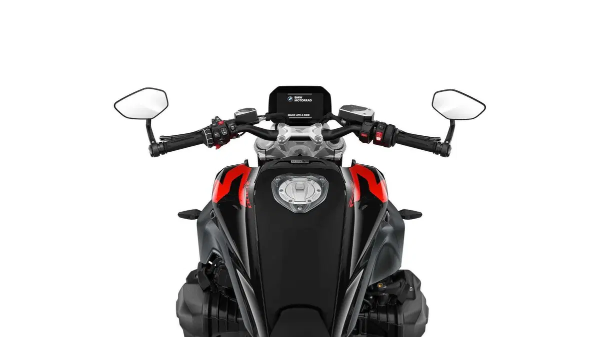 BMW R 1300 R: foto e scheda tecnica. Svelata la nuova maxi naked, ecco come cambia [VIDEO E GALLERY] (11)