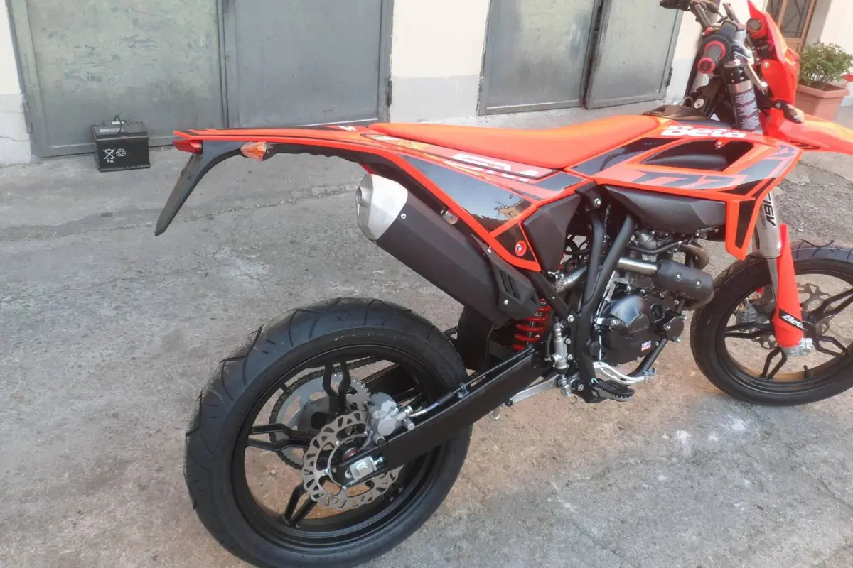 Betamotor RR 125 4T Motard T (2023 - 24) (3)