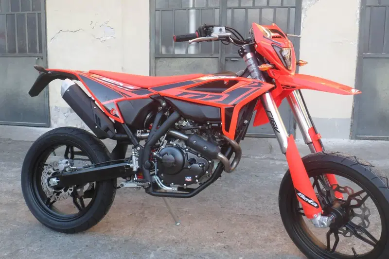 Betamotor RR 125 4T Motard T (2023 - 24) (4)