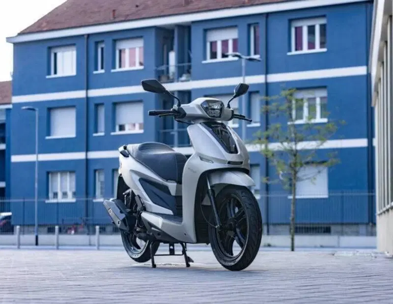 Um Italia Wynwood 125 (2025 - 26) (12)