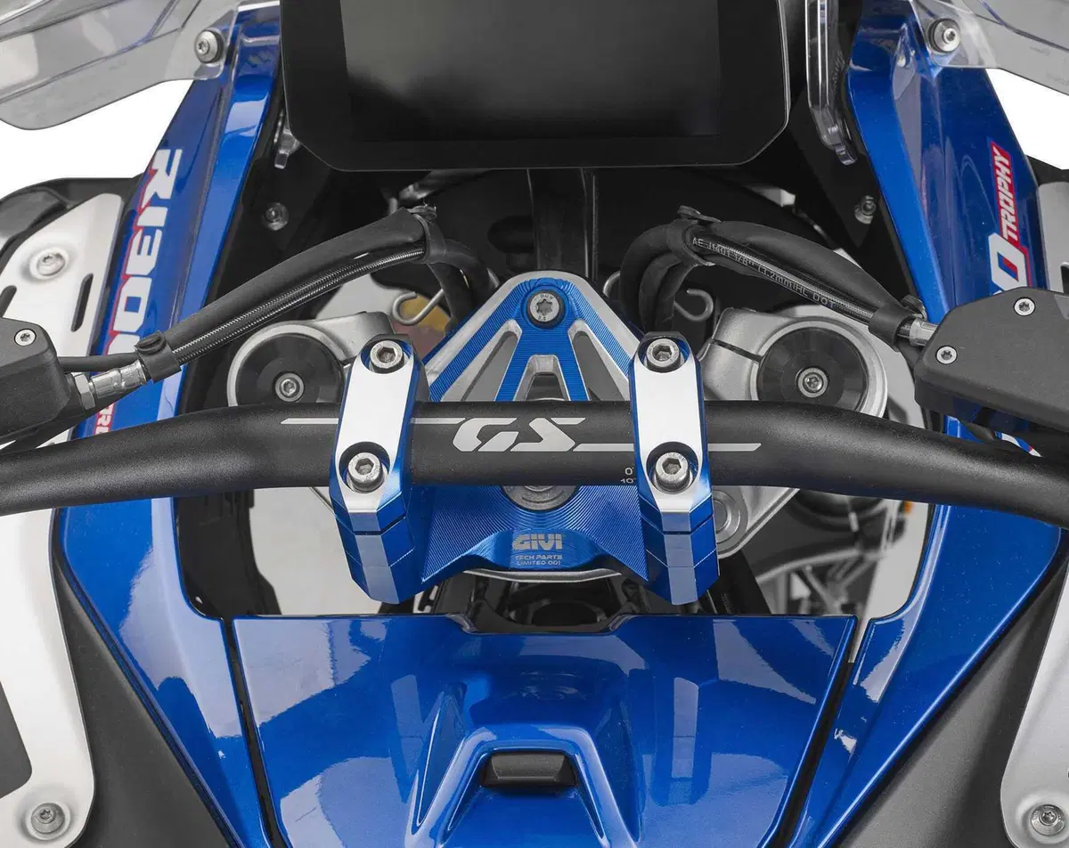 Allestimento completo GIVI per la  BMW R 1300 GS Adventure (3)
