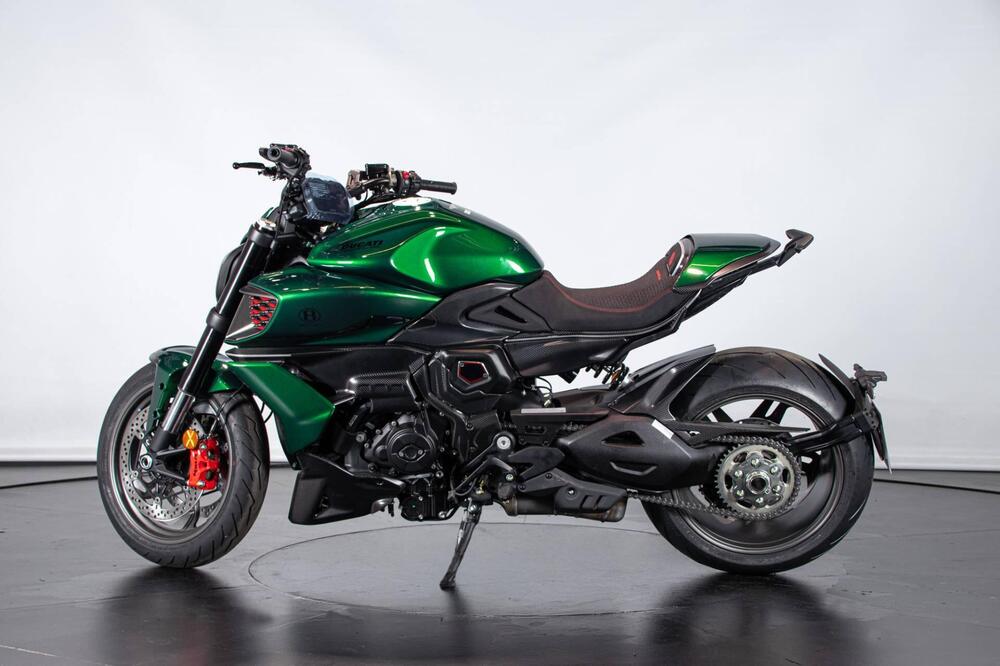 Ducati Diavel for Bentley (2024)