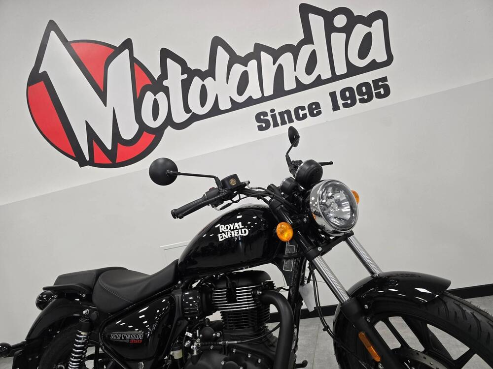 Royal Enfield Meteor 350 Fireball (2021 - 25) (2)