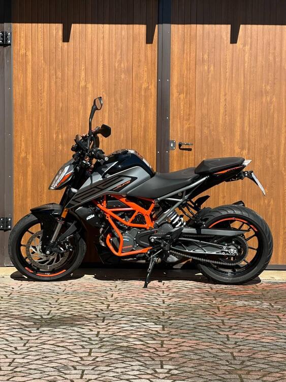KTM 125 Duke (2021 - 23) (2)