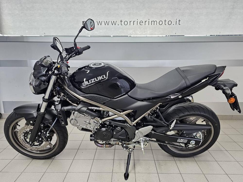 Suzuki SV650 (2021 - 24) (4)