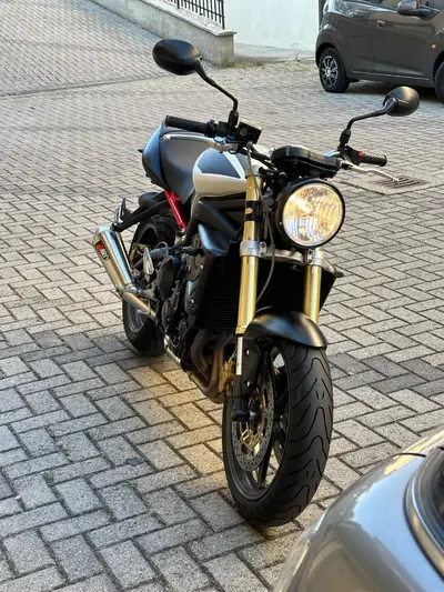 Triumph Street Triple (2007 - 12) usata