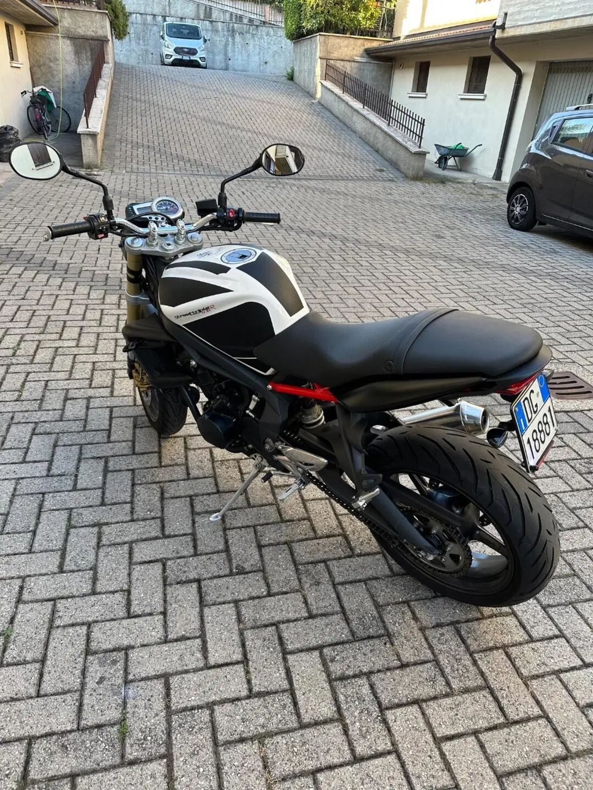 Triumph Street Triple (2007 - 12) (4)