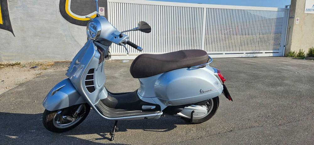 Vespa GTS 300 Hpe (2021 - 22) (2)