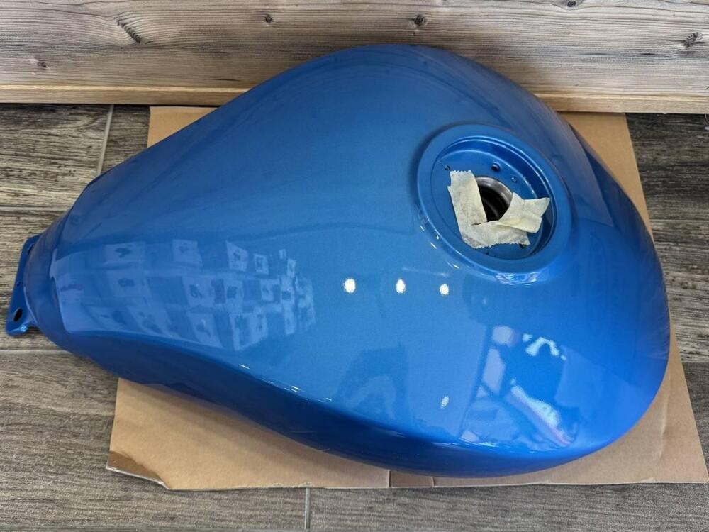 Serbatoio Hyosung GV 650 carburatore (2)