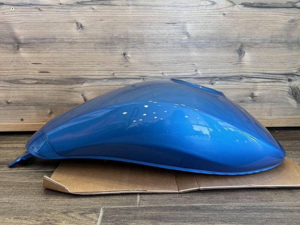 Serbatoio Hyosung GV 650 carburatore (3)