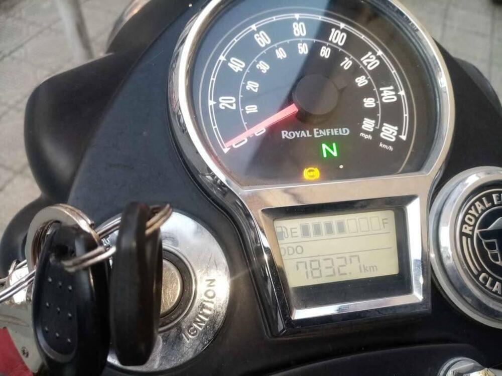 Royal Enfield Classic 350 (2021 - 25) (3)