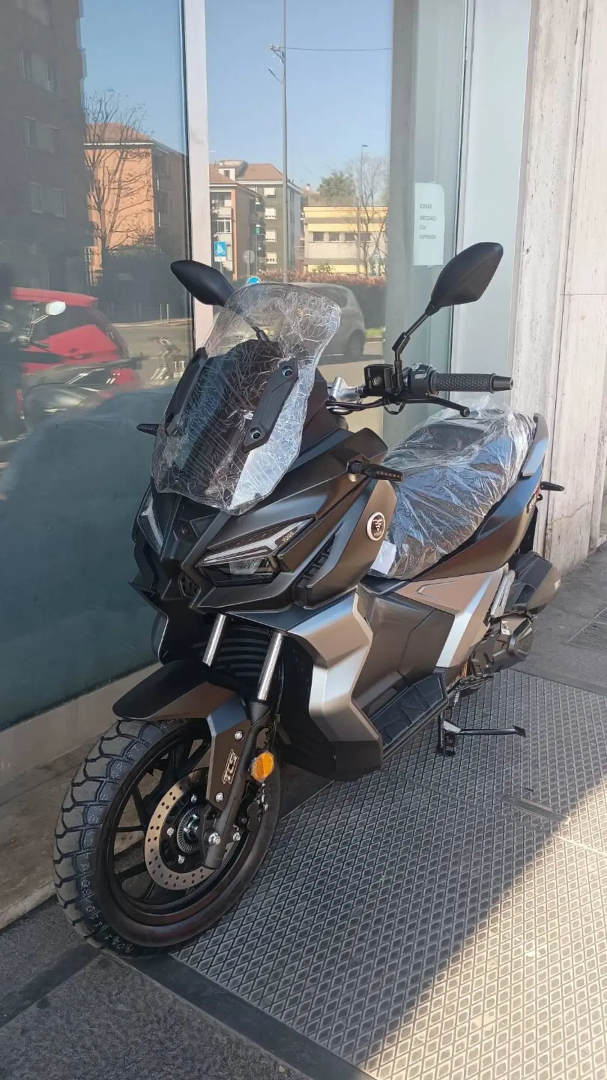 Voge Sfida SR1 ADV (2023 - 26) (4)