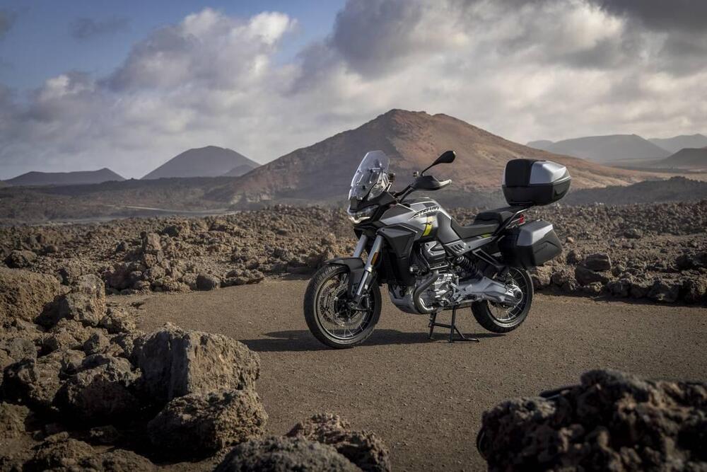 Moto Guzzi Stelvio (2024 - 25) (5)