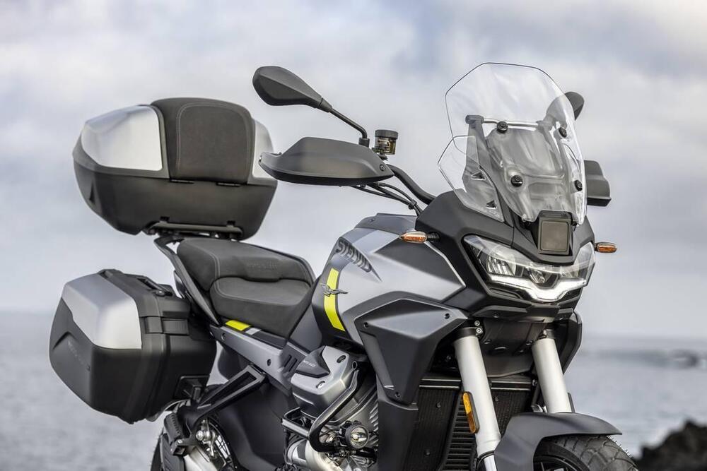Moto Guzzi Stelvio (2024 - 25) (4)