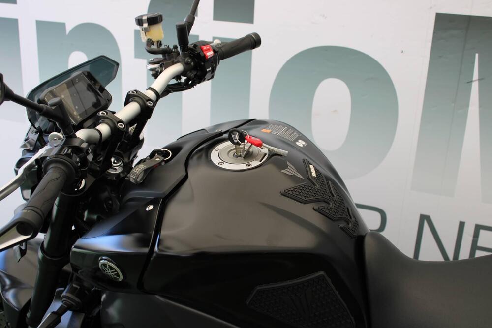 Yamaha MT-09 (2021 - 23) (5)
