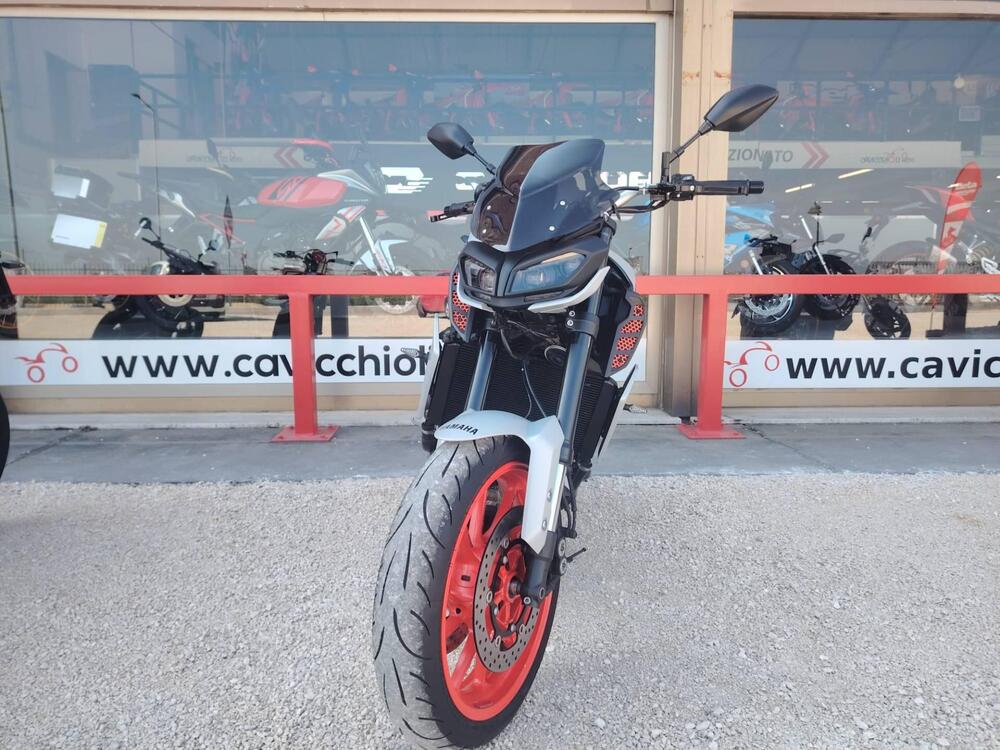 Yamaha MT-09 (2017 - 20) (2)