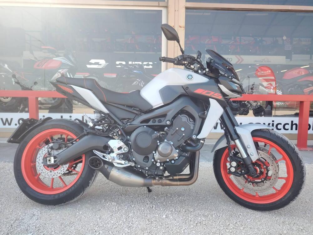 Yamaha MT-09 (2017 - 20) (3)