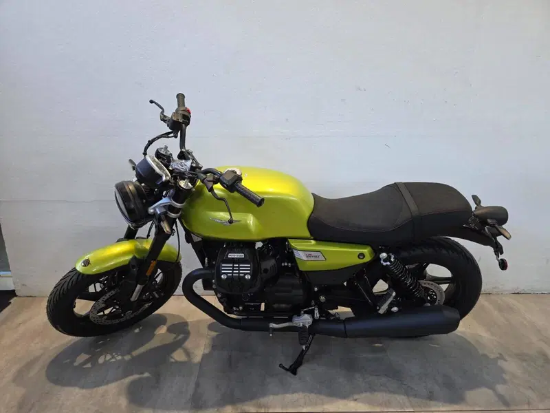 Moto Guzzi V7 Sport (2025 - 26) (2)