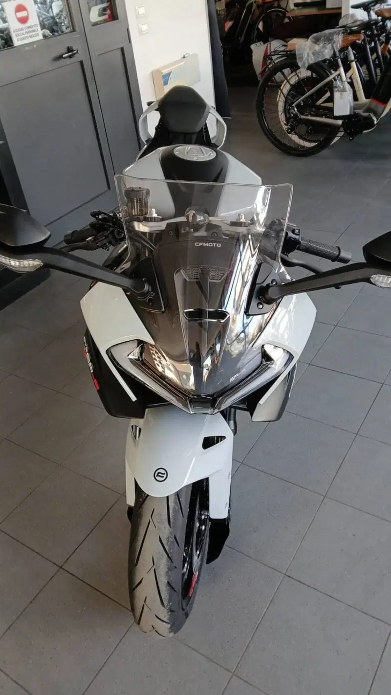 CFMOTO 675SR-R (2025 - 26)