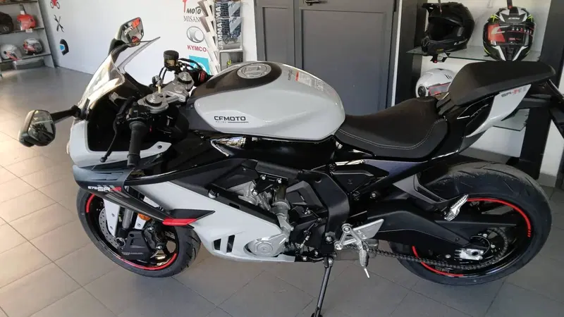 CFMOTO 675SR-R (2025 - 26) (3)