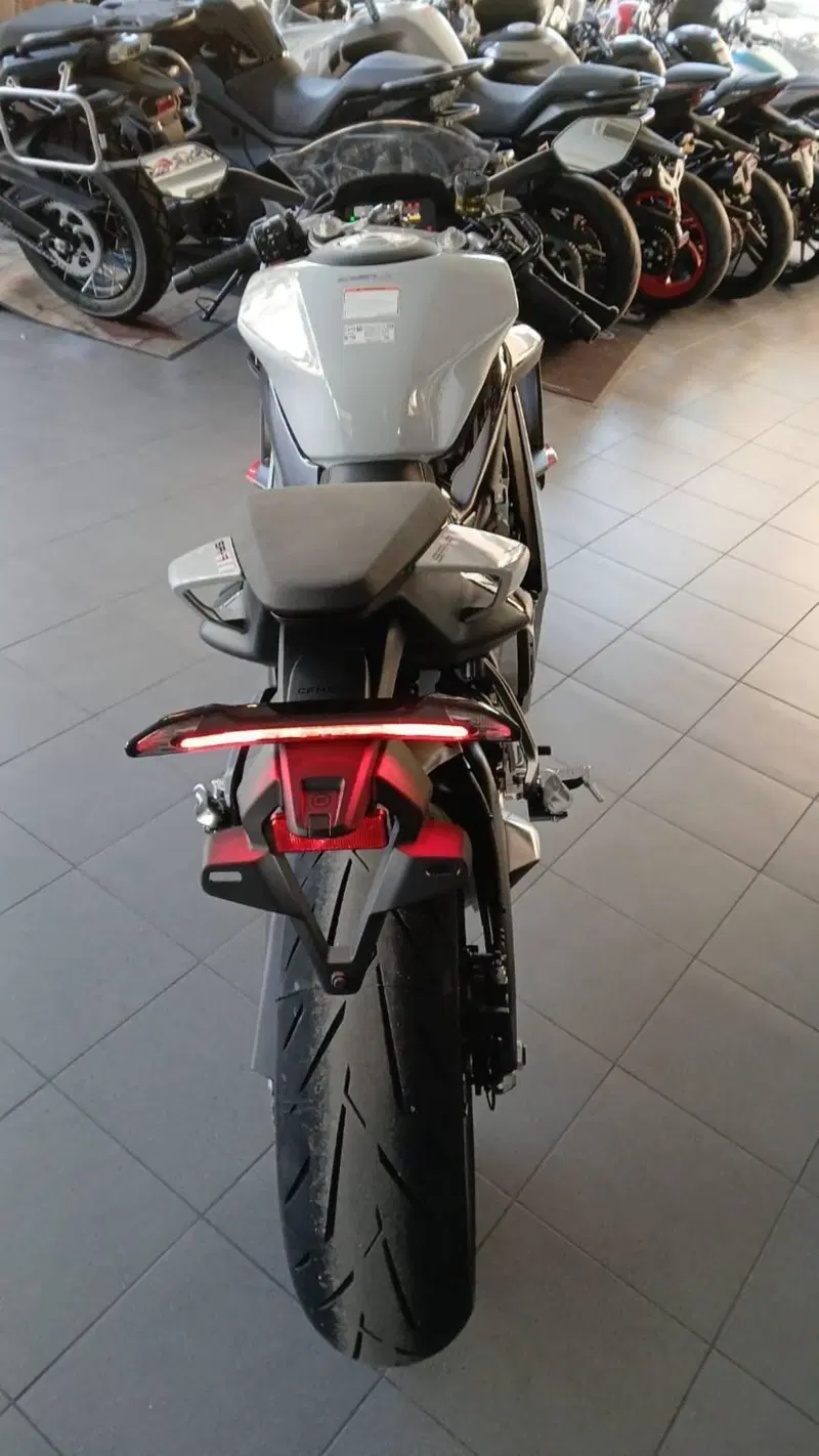 CFMOTO 675SR-R (2025 - 26) (6)