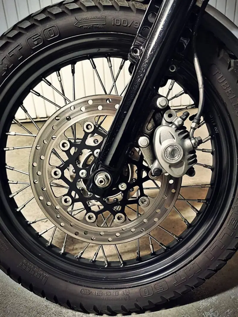 Harley-Davidson 1200 Custom (2004 - 06) - XL 1200C (15)
