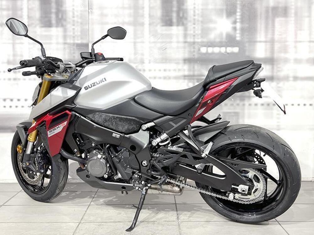 Suzuki GSX-S1000 (2021 - 25) (2)