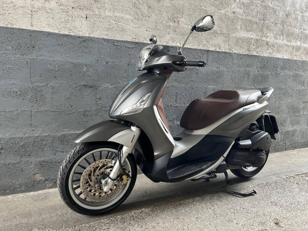 Piaggio Beverly 300 i.e. ABS-ASR (2016 - 20) (2)