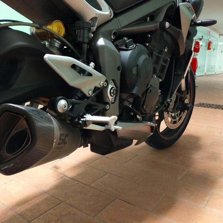 Triumph Street Triple RS (2020 - 22) (2)