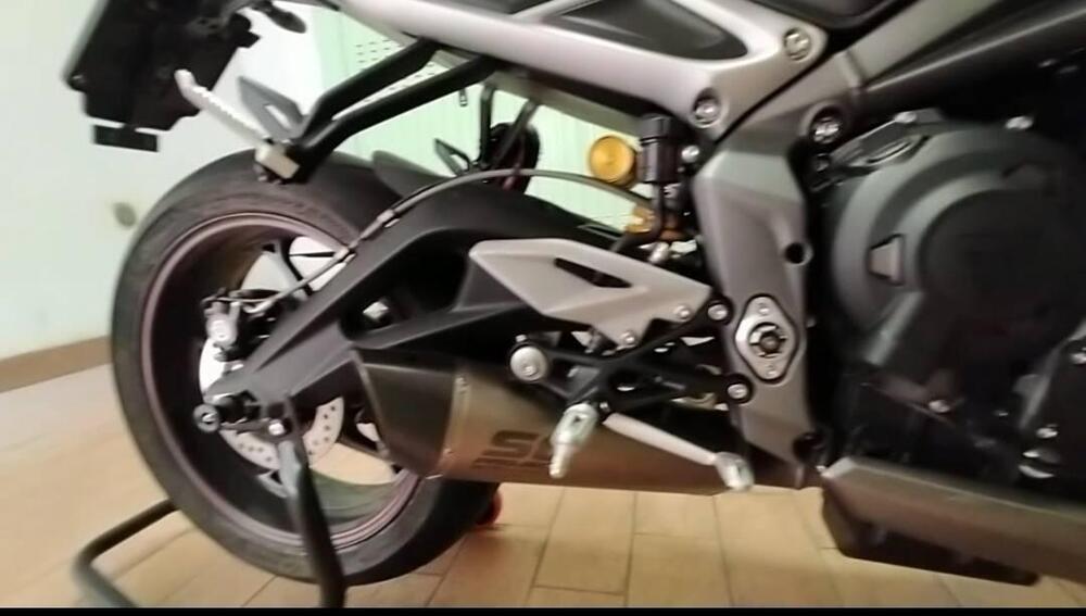 Triumph Street Triple RS (2020 - 22) (4)