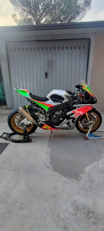 Aprilia RSV4 Factory APRC ABS (2011 - 15) (4)